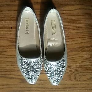 Like new Lily Vanity silver/rhinestone flats